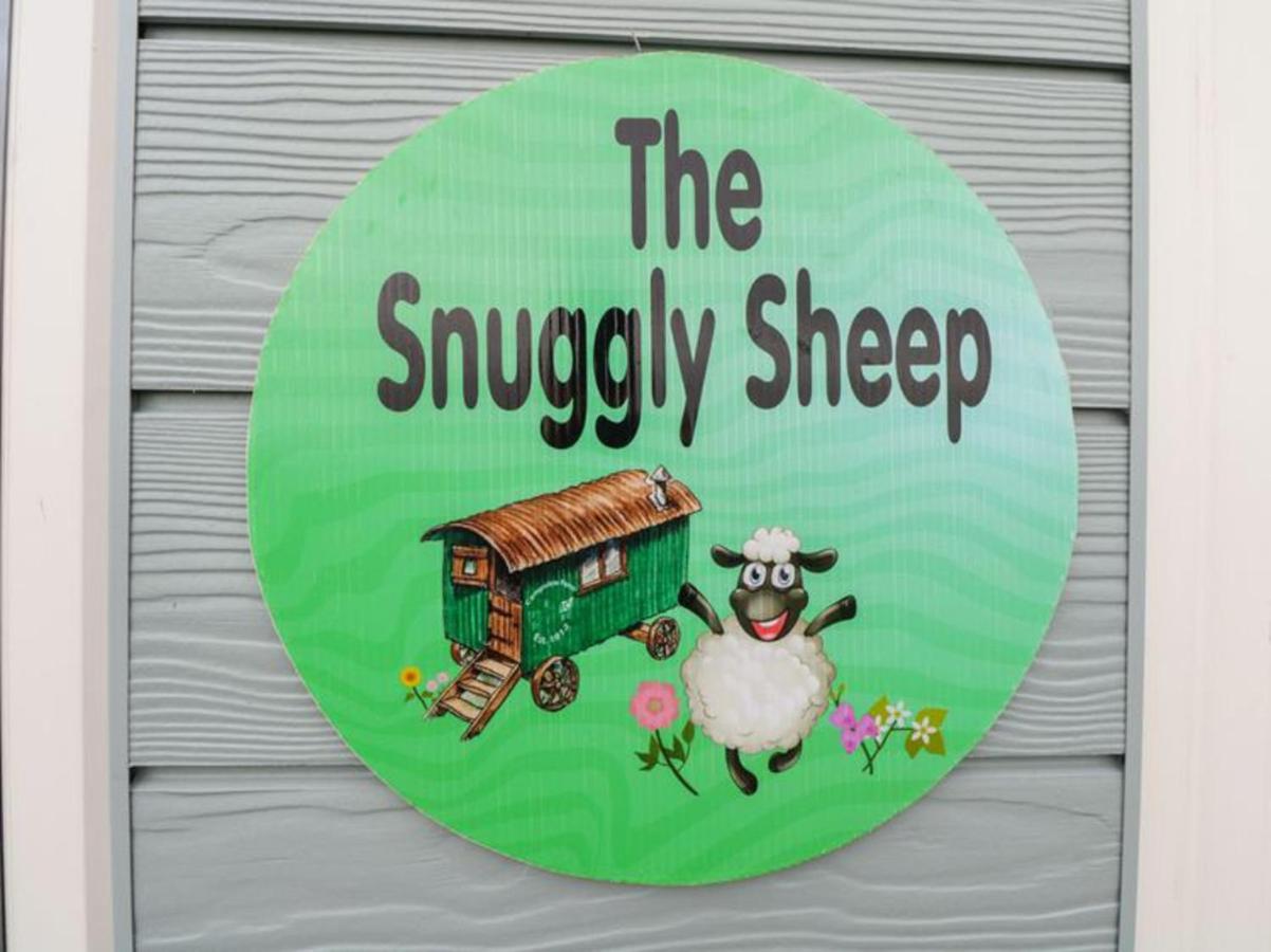 The Snuggly Sheep Shepherd Hut Farm Stay Ballyshannon Dış mekan fotoğraf