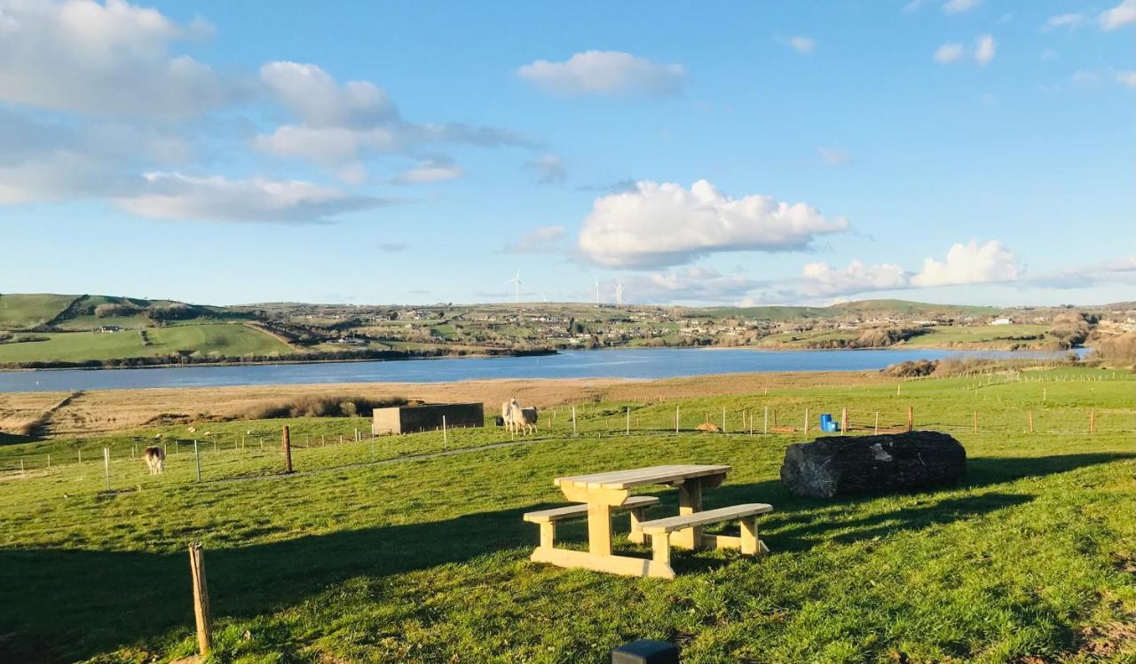 The Snuggly Sheep Shepherd Hut Farm Stay Ballyshannon Dış mekan fotoğraf