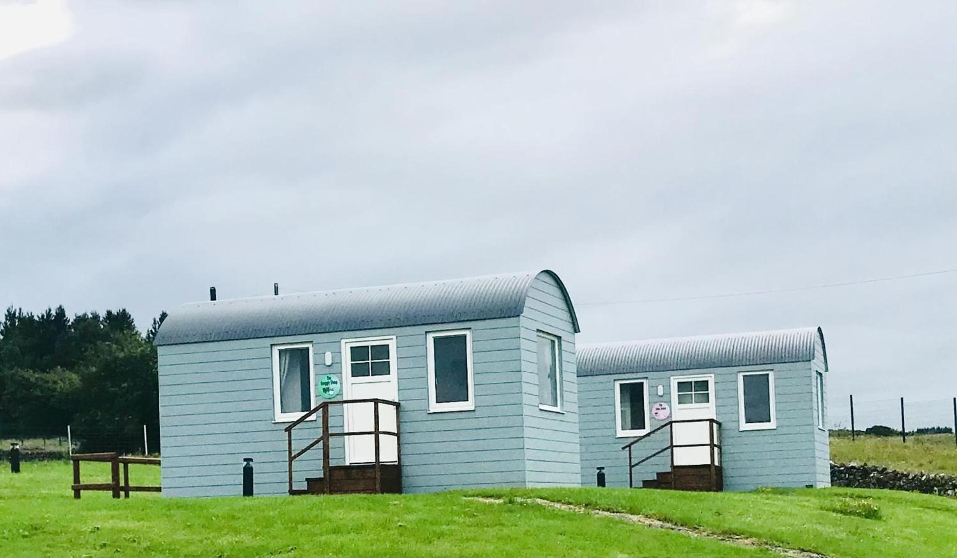 The Snuggly Sheep Shepherd Hut Farm Stay Ballyshannon Dış mekan fotoğraf